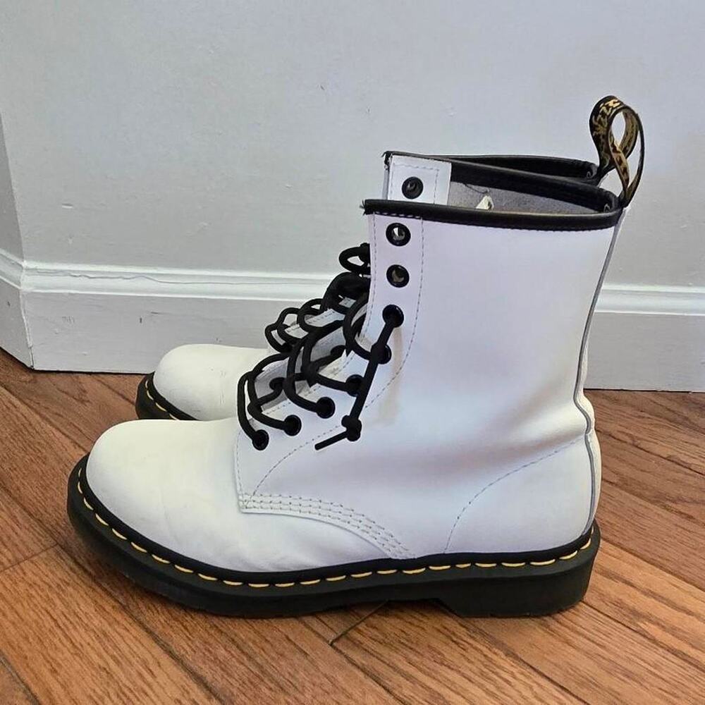 White Dr. Martens 1460 boots womens size US 8